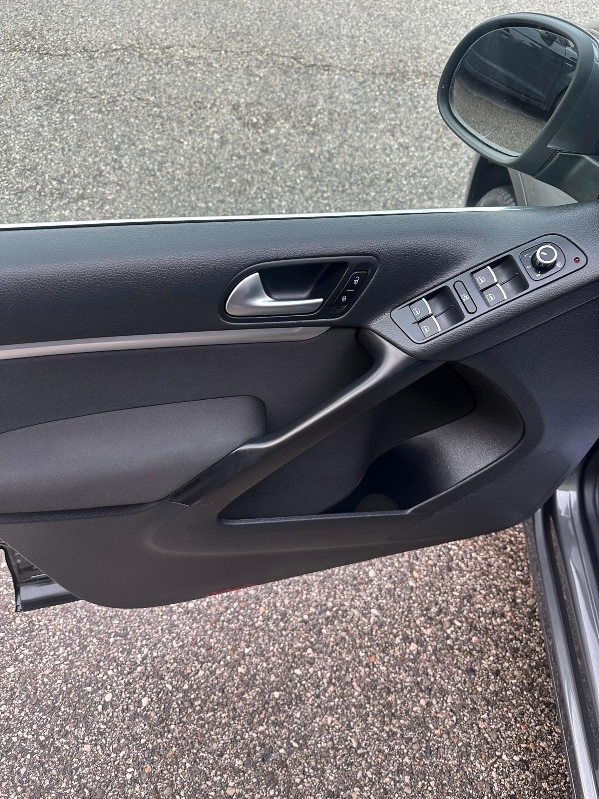 Volkswagen Tiguan 2.0 TDI Plus 110 CV Sport & Style BlueMotion Tech. TETTO APRIBILE E TUTTI TAGLIANDI VW