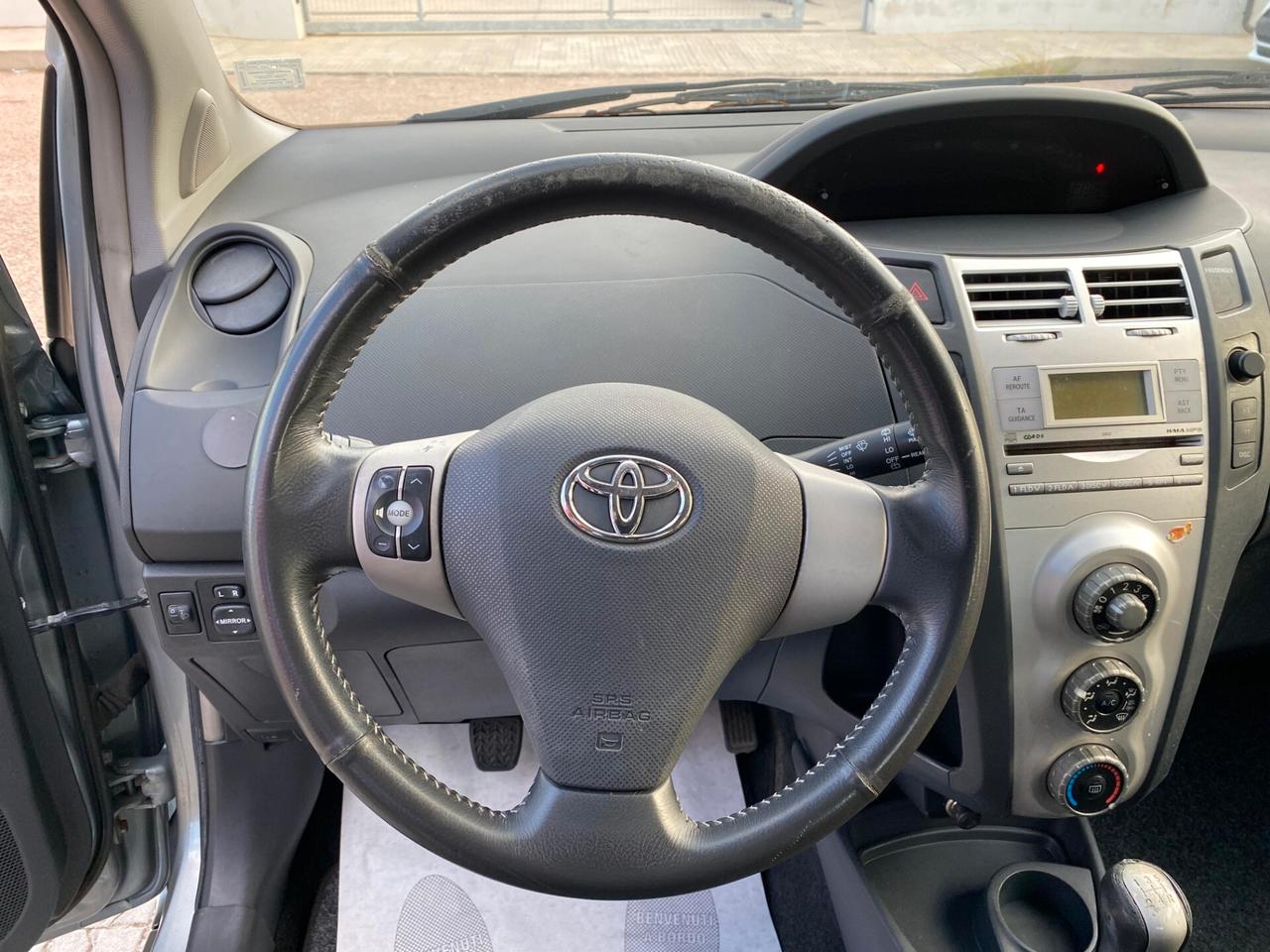 Toyota Yaris 1.0 5 porte Sol