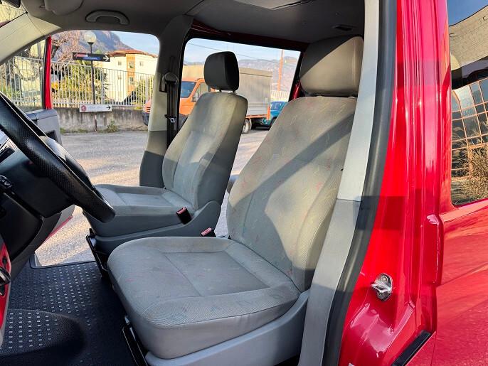 Volkswagen Transporter 2.5 TDI/130CV PC Kombi