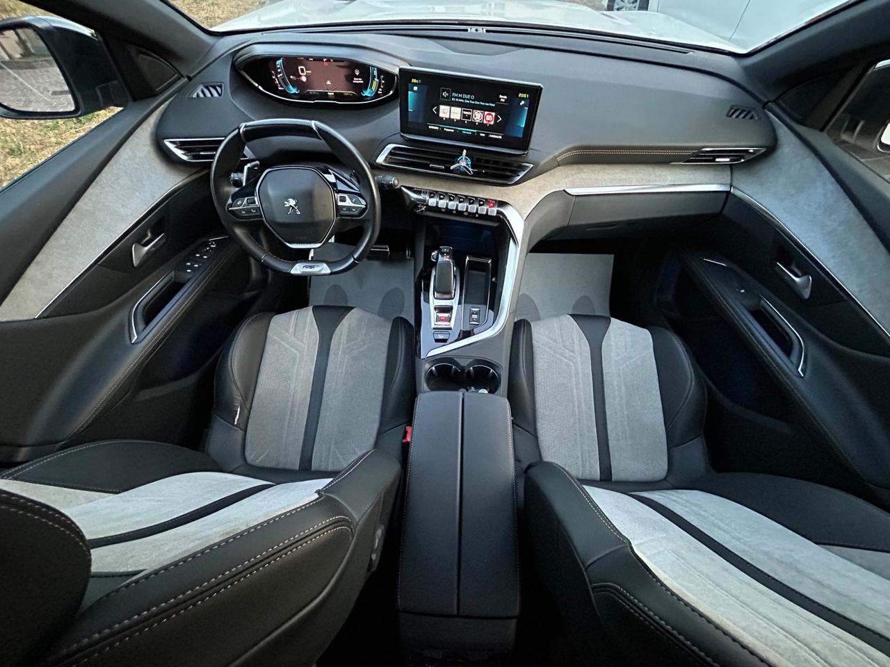 Peugeot 3008 Hybrid4 300 e-EAT8 GT