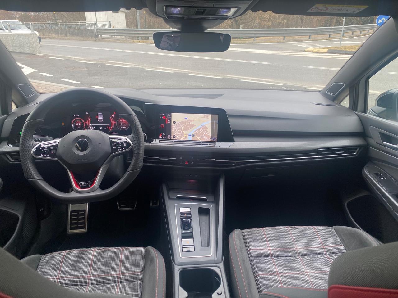 Volkswagen Golf 2.0 TSI DSG GTI TETTO/19”/DCC/IQ-LIGHT