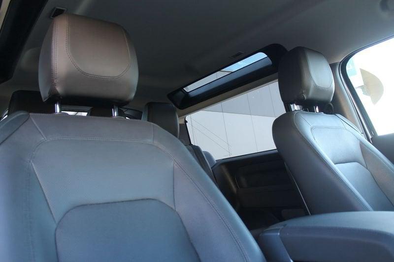 Land Rover Defender 3.0 D6 200 90 SE AWD auto.