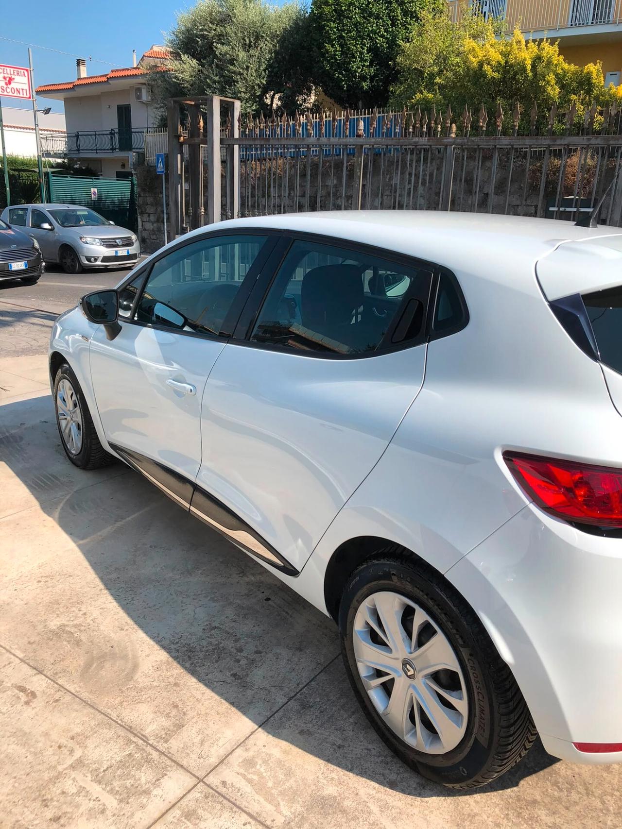Renault Clio dCi 8V 75 CV 5 porte Moschino Intens