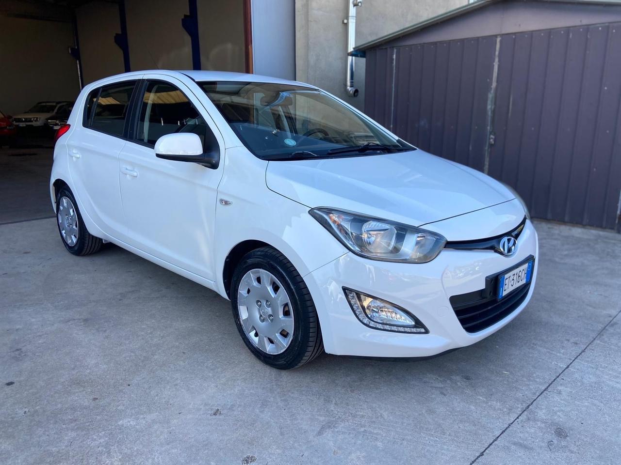 Hyundai i20 1.2 5p. Econext Sound Edition
