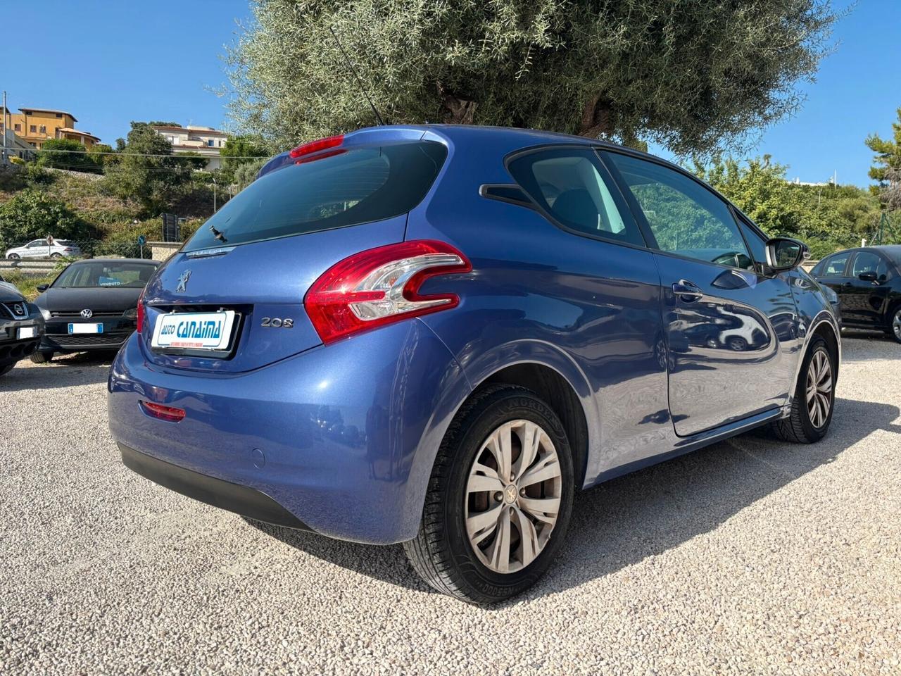 PEUGEOT 208 1.2 B - 2012