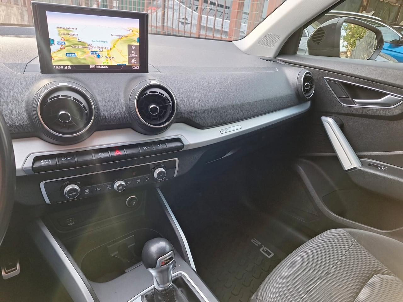 Audi Q2 30 TDI S tronic Identity Black