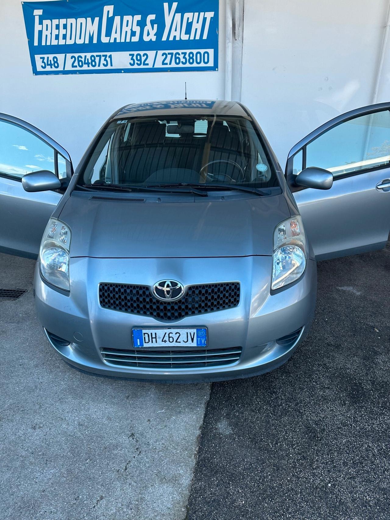 Toyota Yaris 1.0 5 porte