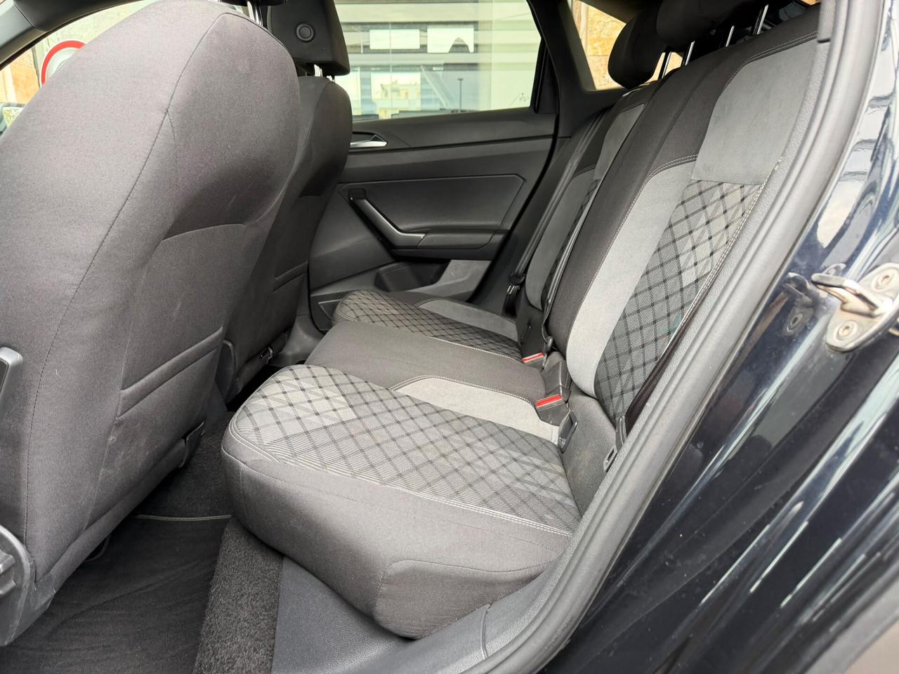 Volkswagen Taigo 1.0 tsi R-Line 110cv dsg
