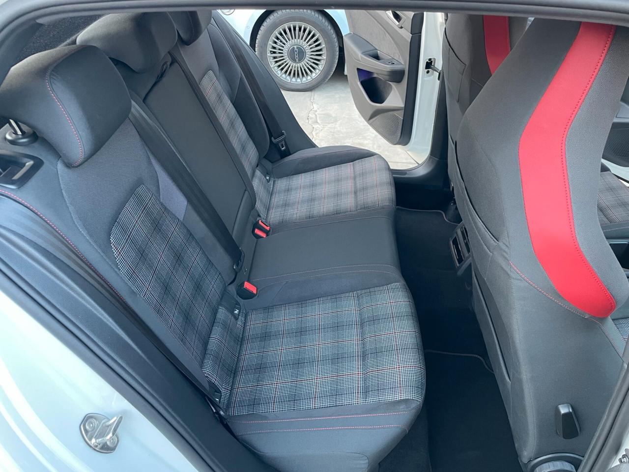 Volkswagen Golf GTI 2.0 TSI 245CV DSG
