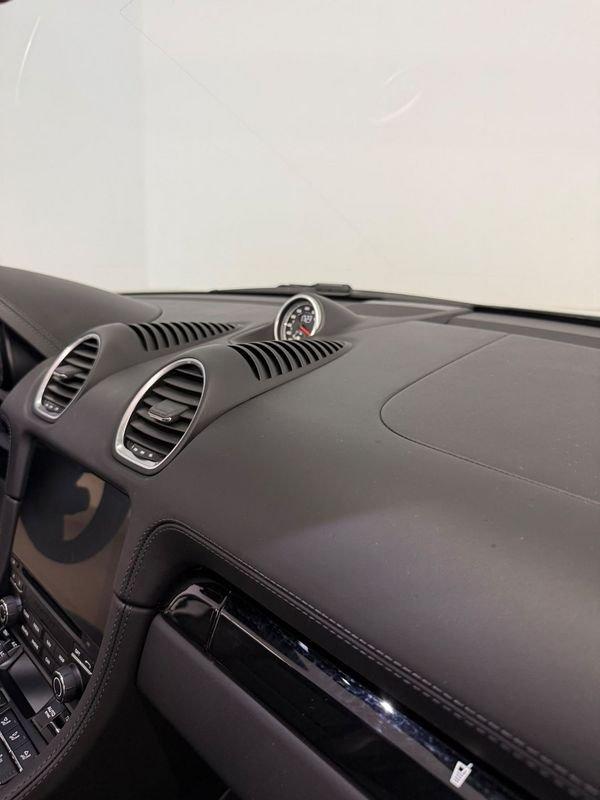 Porsche 718 2.0 Boxster T
