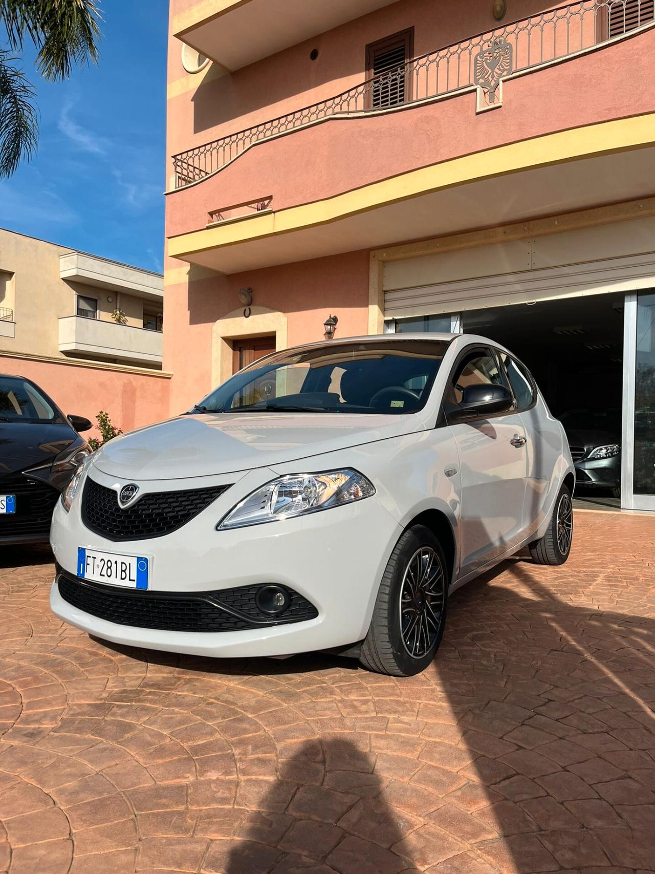 Lancia Ypsilon 1.2 69 CV 5 porte GPL Ecochic Gold