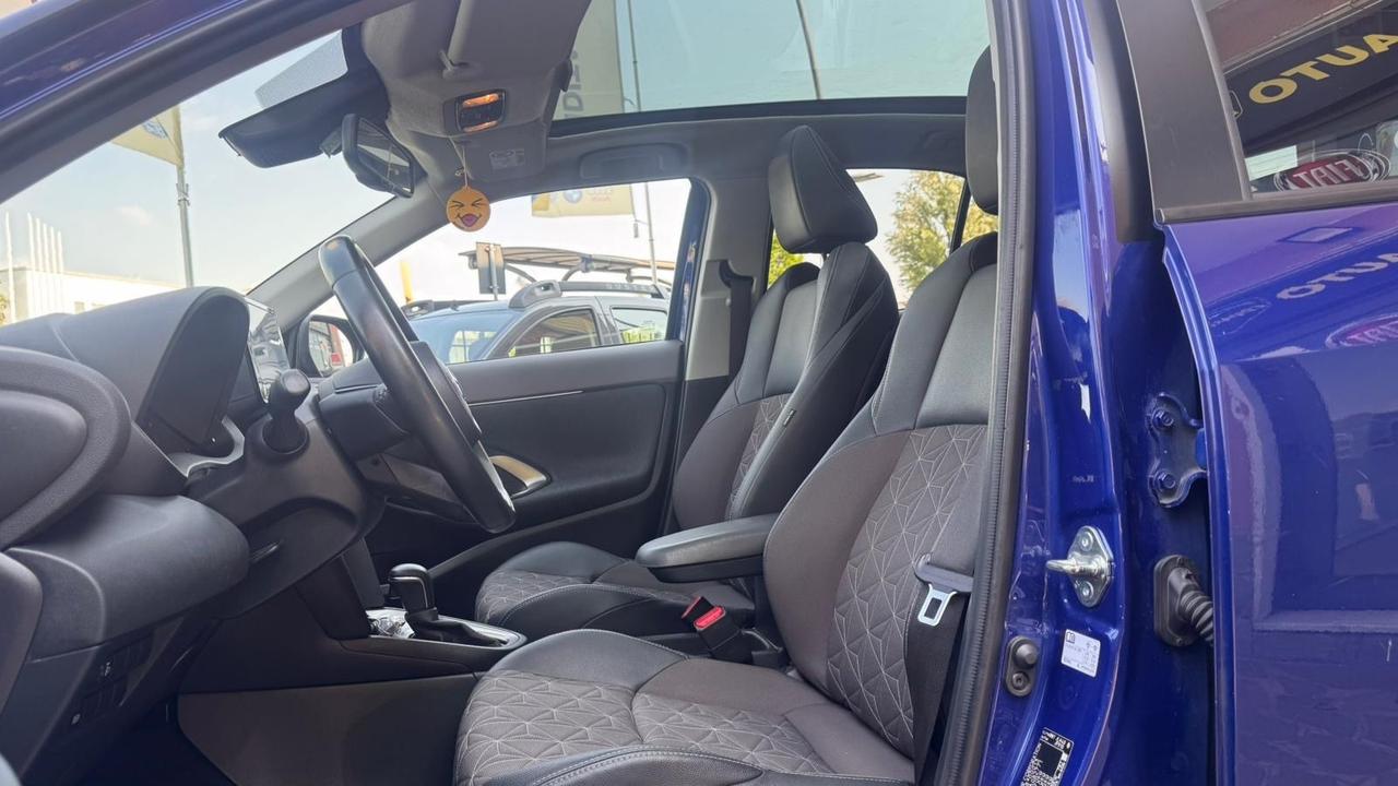Toyota Yaris Cross 1.5 Hybrid 5p. E-CVT AWD-i Lounge