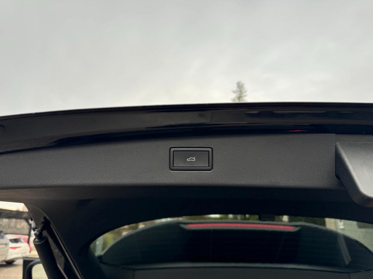 Volkswagen Tiguan 2.0 TDI 150 CV DSG R-Line plus GARANZIA VOLKSWAGEN