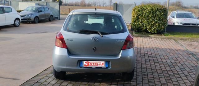 TOYOTA Yaris 1.3 5 porte Sol cambio automatico