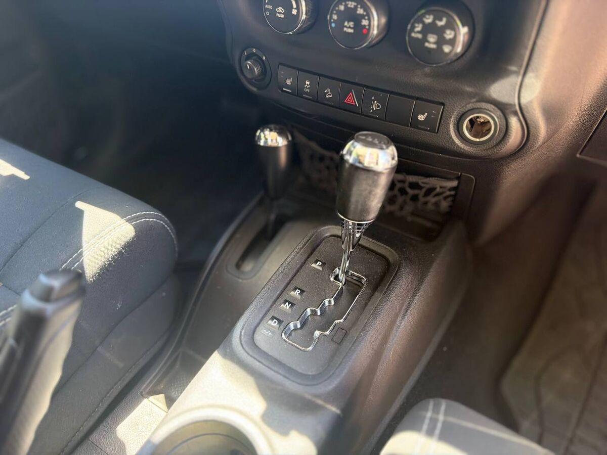 Jeep Wrangler Unlimited 2.8 crd Sahara auto