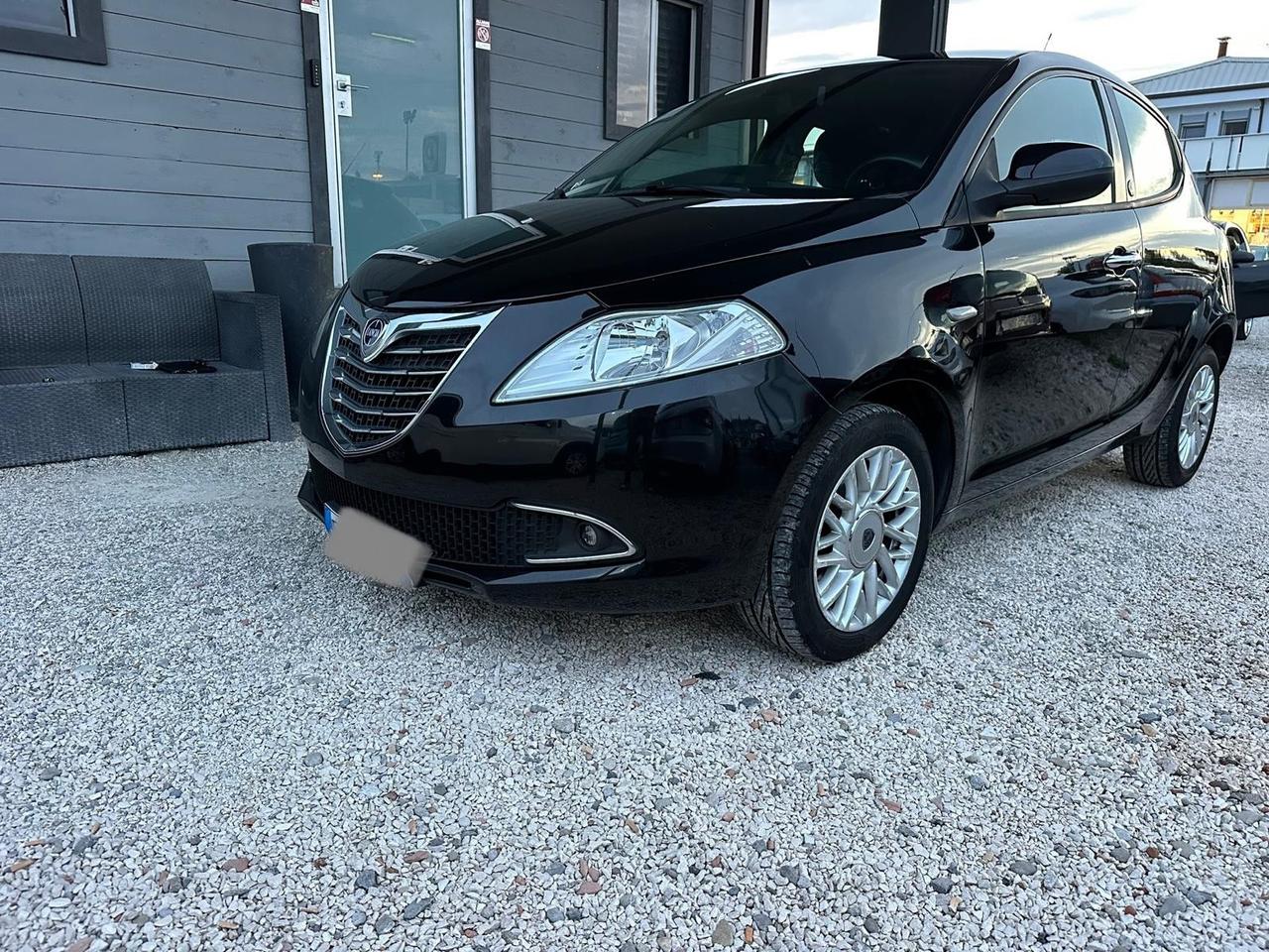 Lancia Ypsilon 1.2 69 CV 5 porte GPL Ecochic Gold