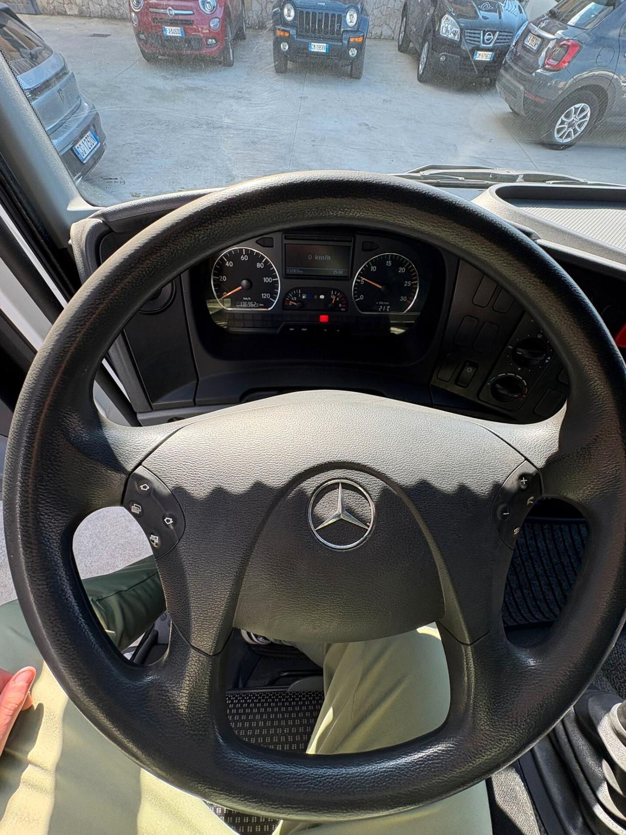 Mercedes Benz ATEGO 818 telonato 2014 130.000km