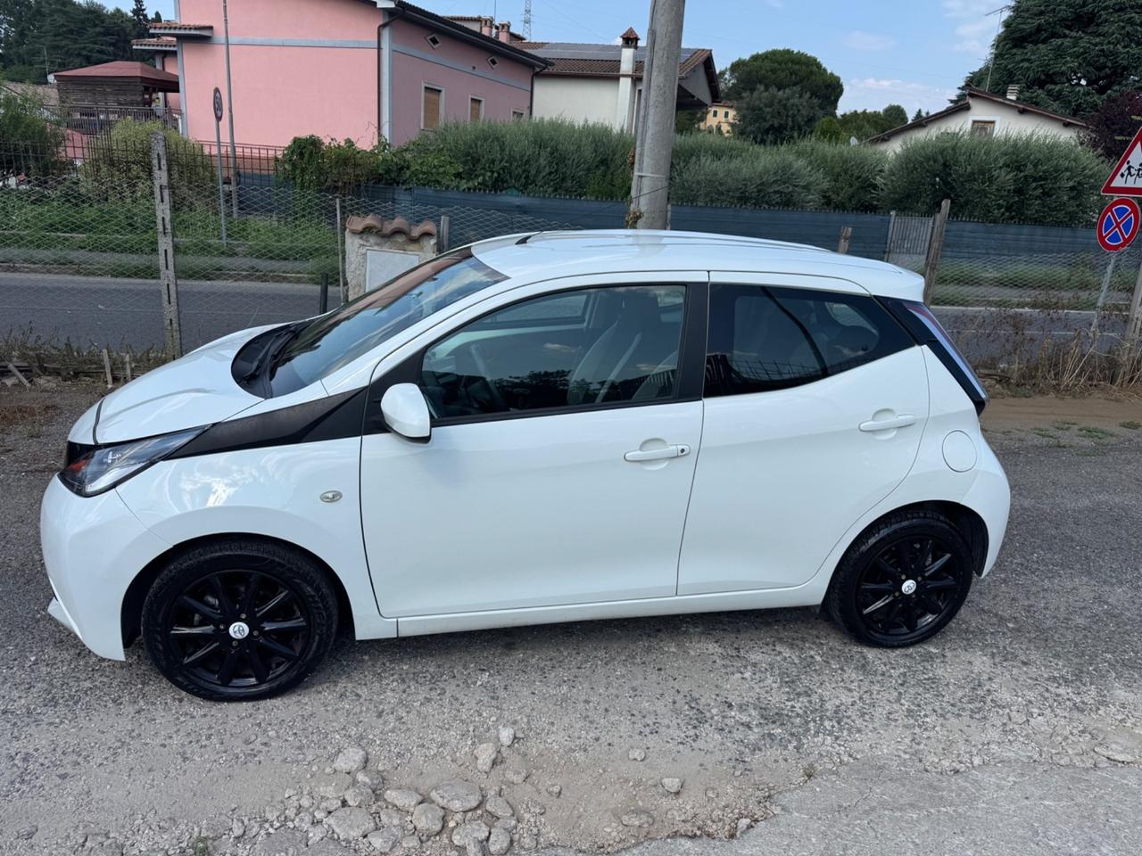 Toyota Aygo 1.0 VVT-i 69 CV 5 porte x-clusiv MMT