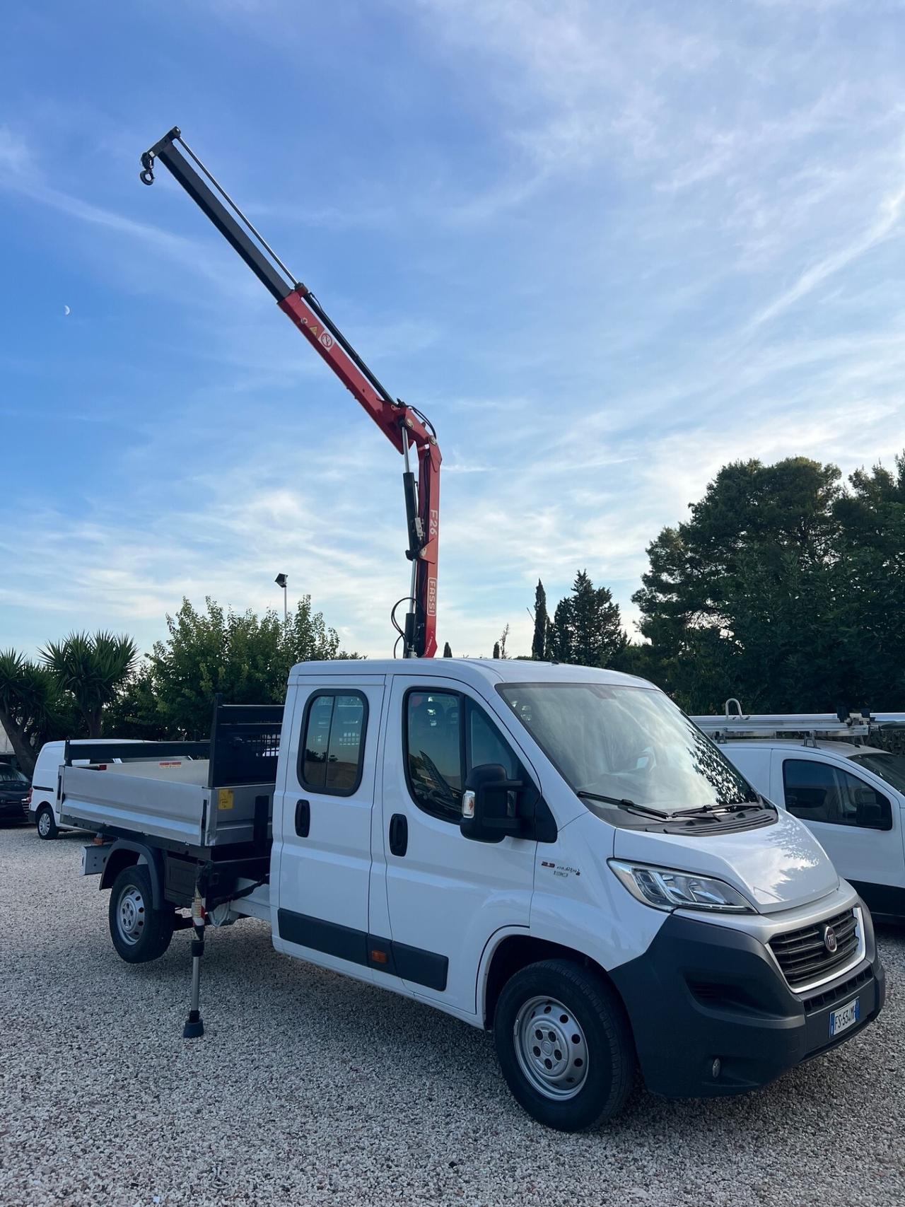 Fiat Ducato con Gru doppia cabina 7 posti