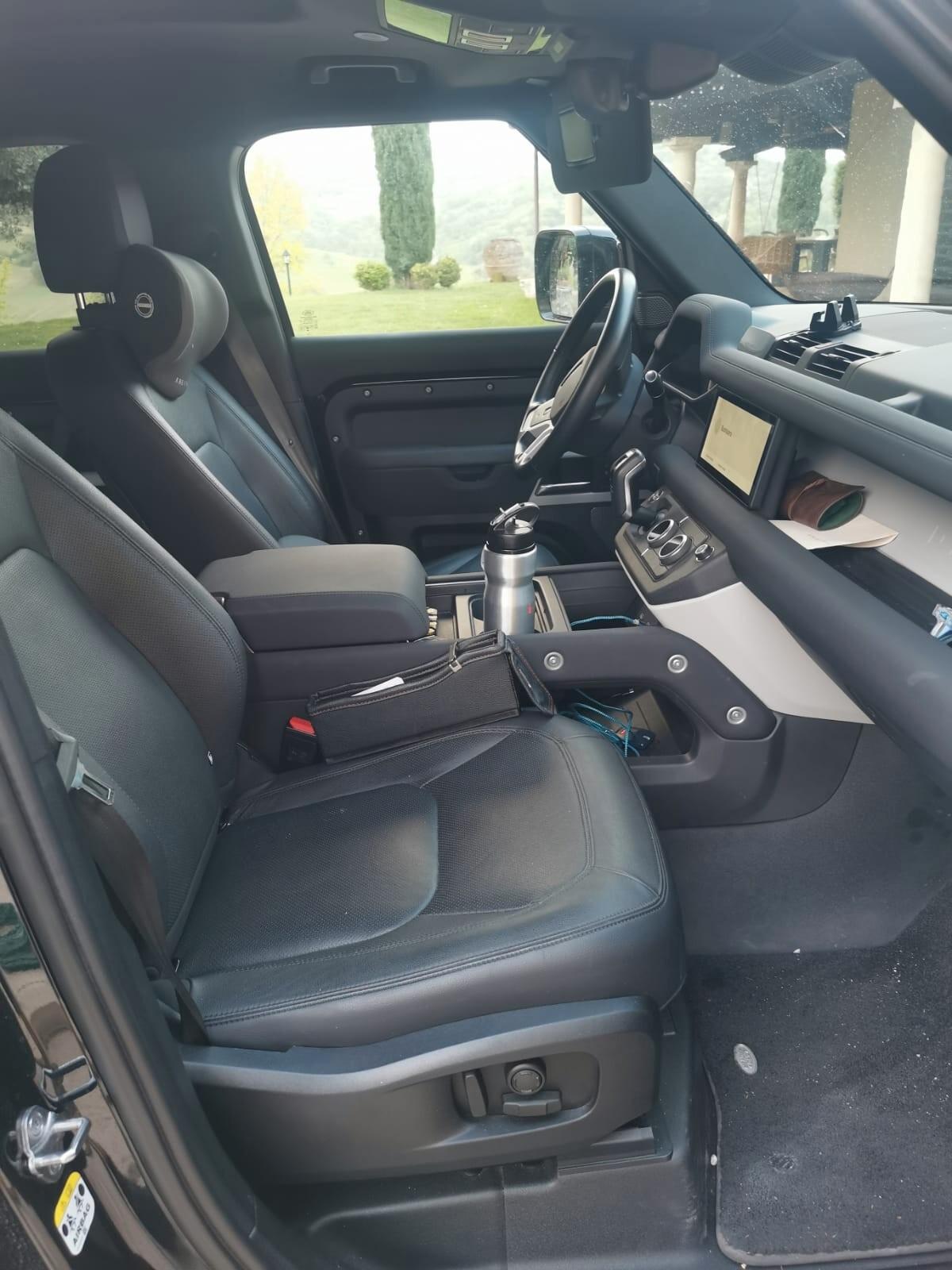 Land Rover Defender 110 3.0D I6 300 CV AWD Auto SE