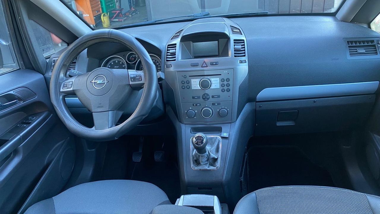 Opel Zafira 1.8 16V VVT Enjoy
