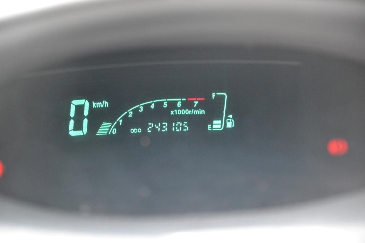 Toyota Yaris 1.0i 16V cat 5 porte Sol