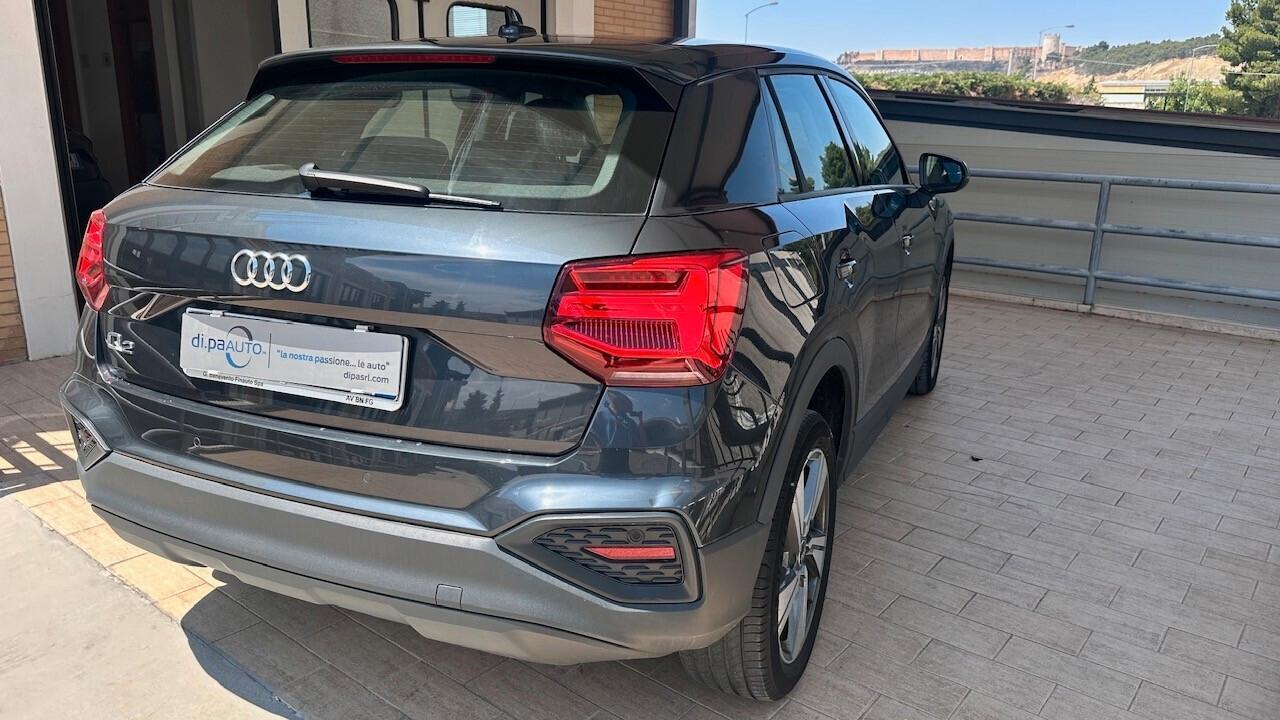 Audi Q2 30 TDI S tronic Identity Black