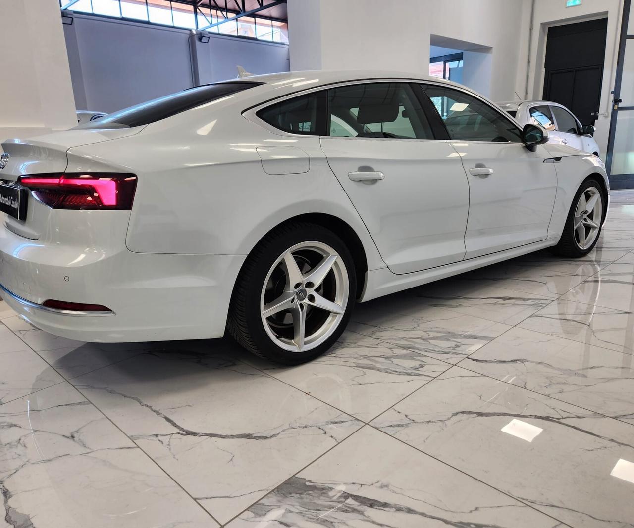 Audi A5 AUDI