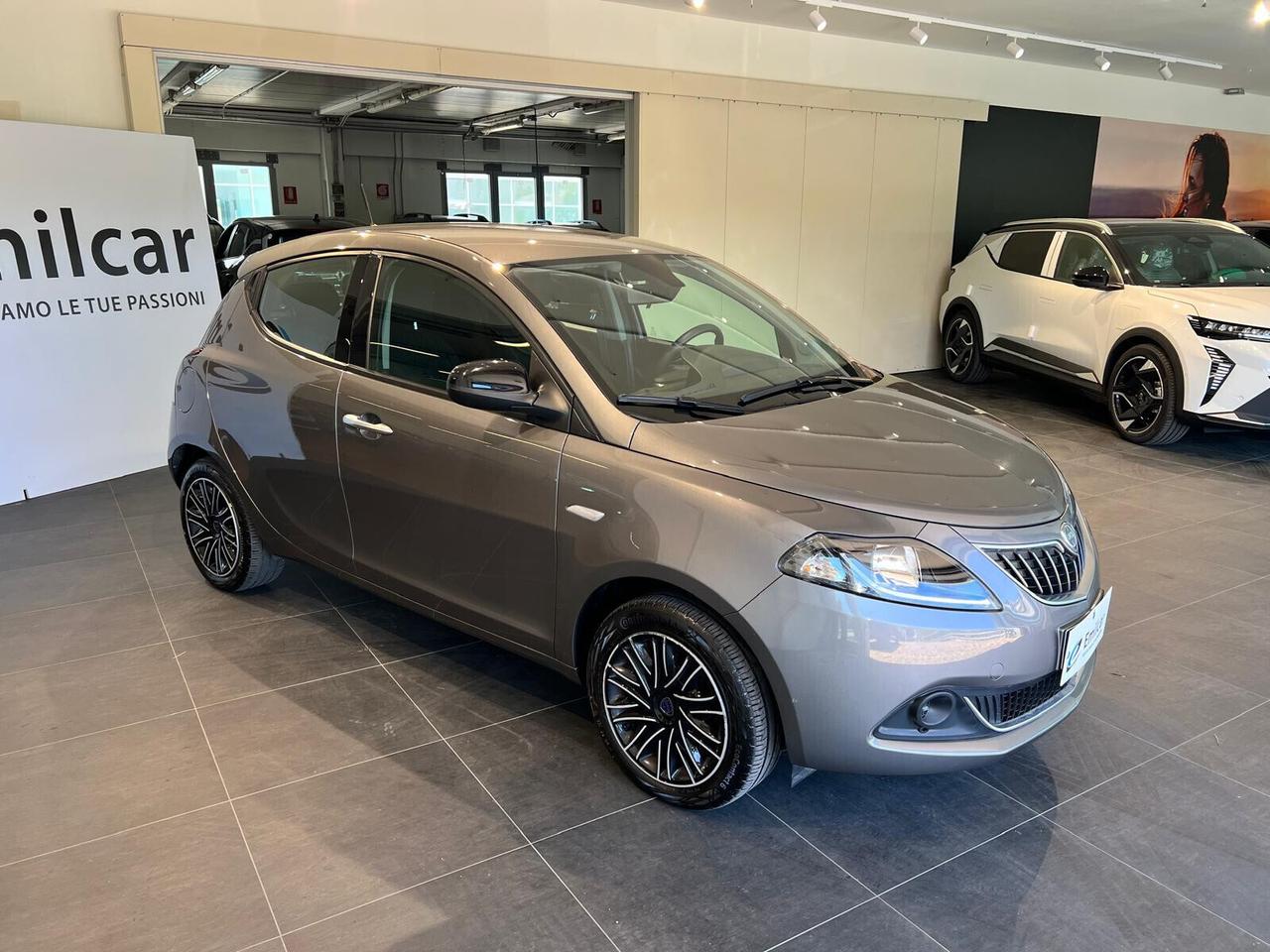 Lancia Ypsilon 1.0 FireFly 5 porte S&S Hybryd Gold