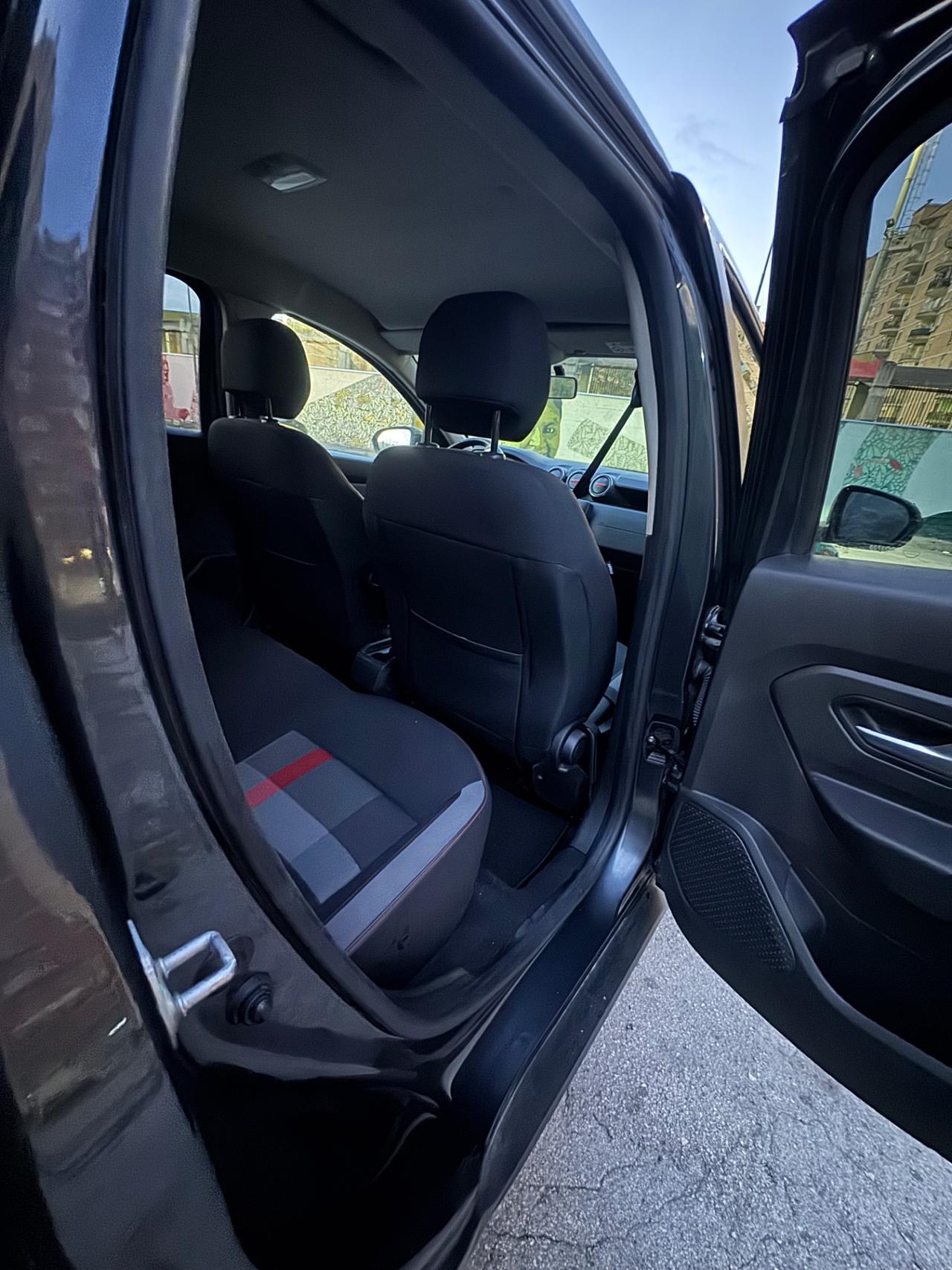 Dacia Duster 1.6 SCe GPL 4x2 Techroad