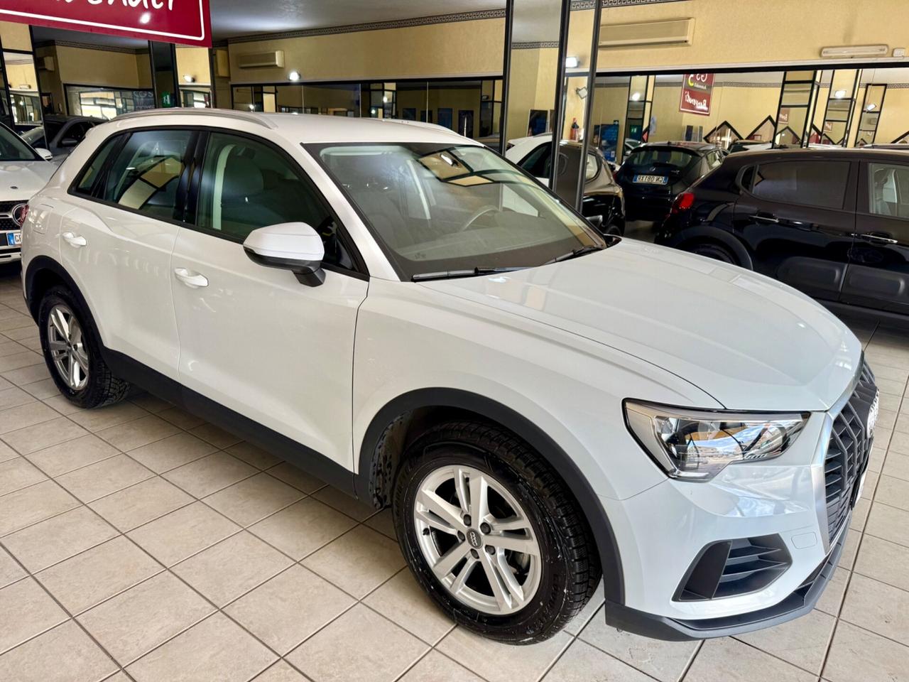 Audi Q3 35 TDI S tronic Business