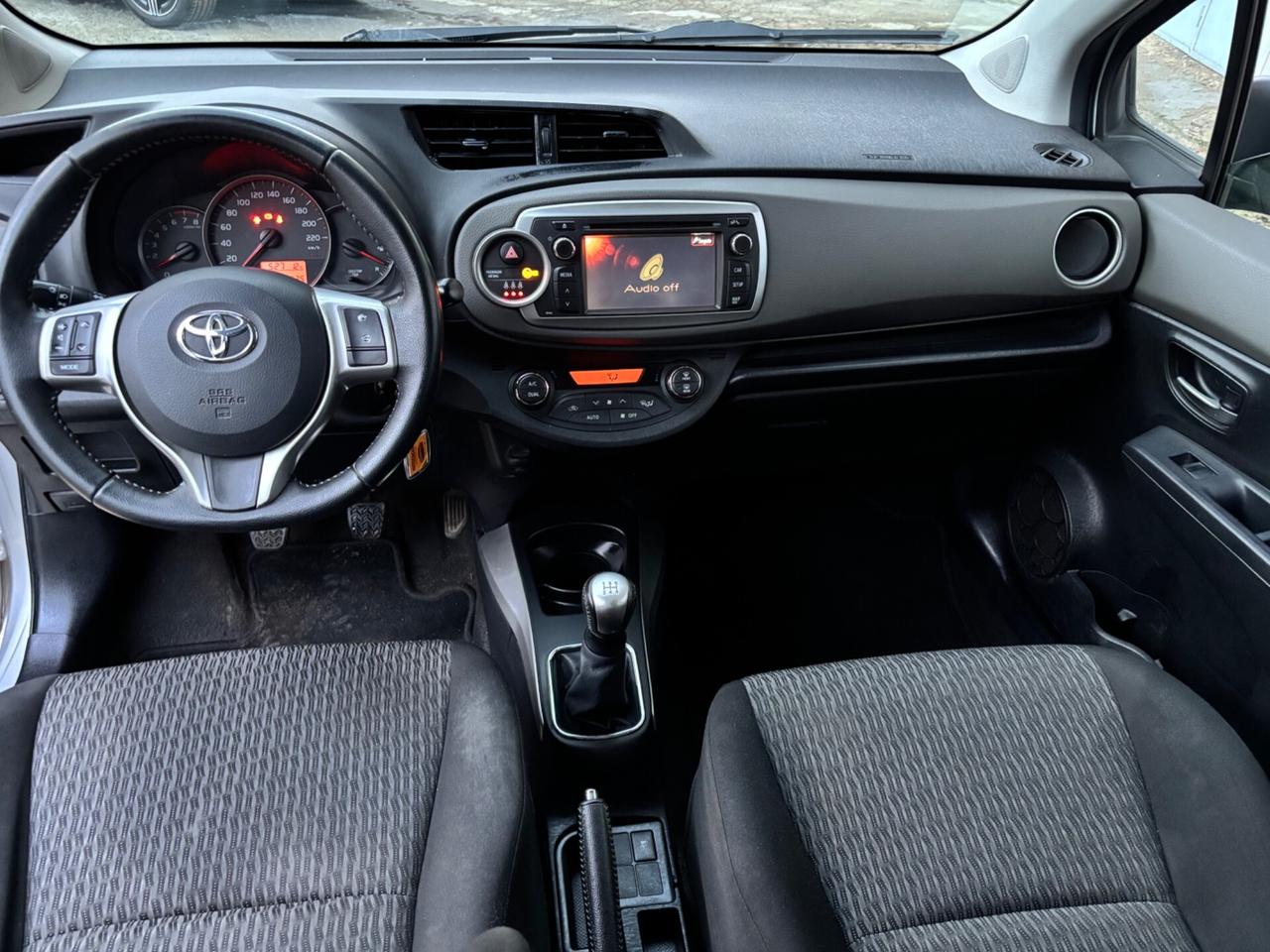 Toyota Yaris 1.0 5 porte(neopatentato)