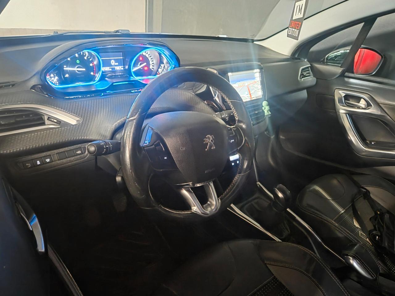 Peugeot 2008 1.6 e-HDi 92 CV Stop&Start Urban Cross