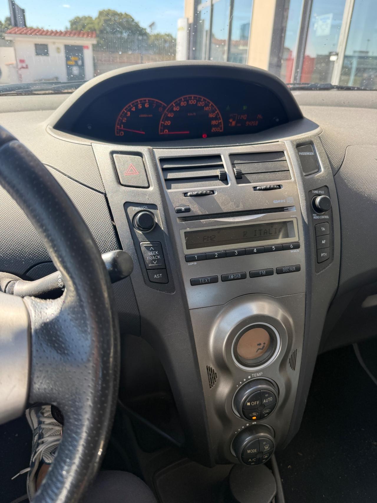 Toyota Yaris 1.3 5 porte Sol LEGGI BENE