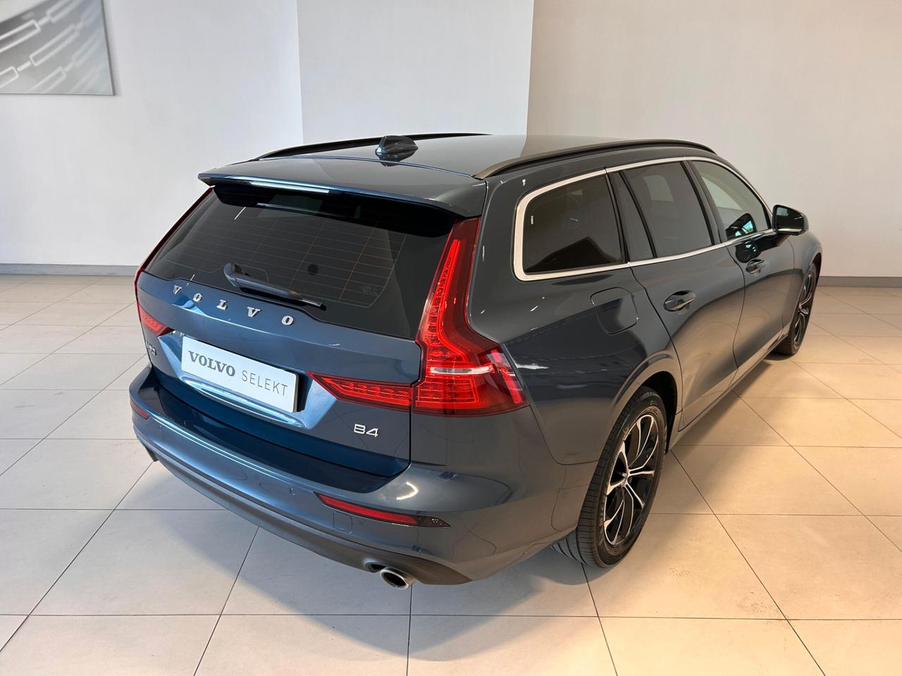 Volvo V60 B4 (d) MOMENTUM BUSINESS PRO CAMBIO AUT. *IVA ESPOSTA*