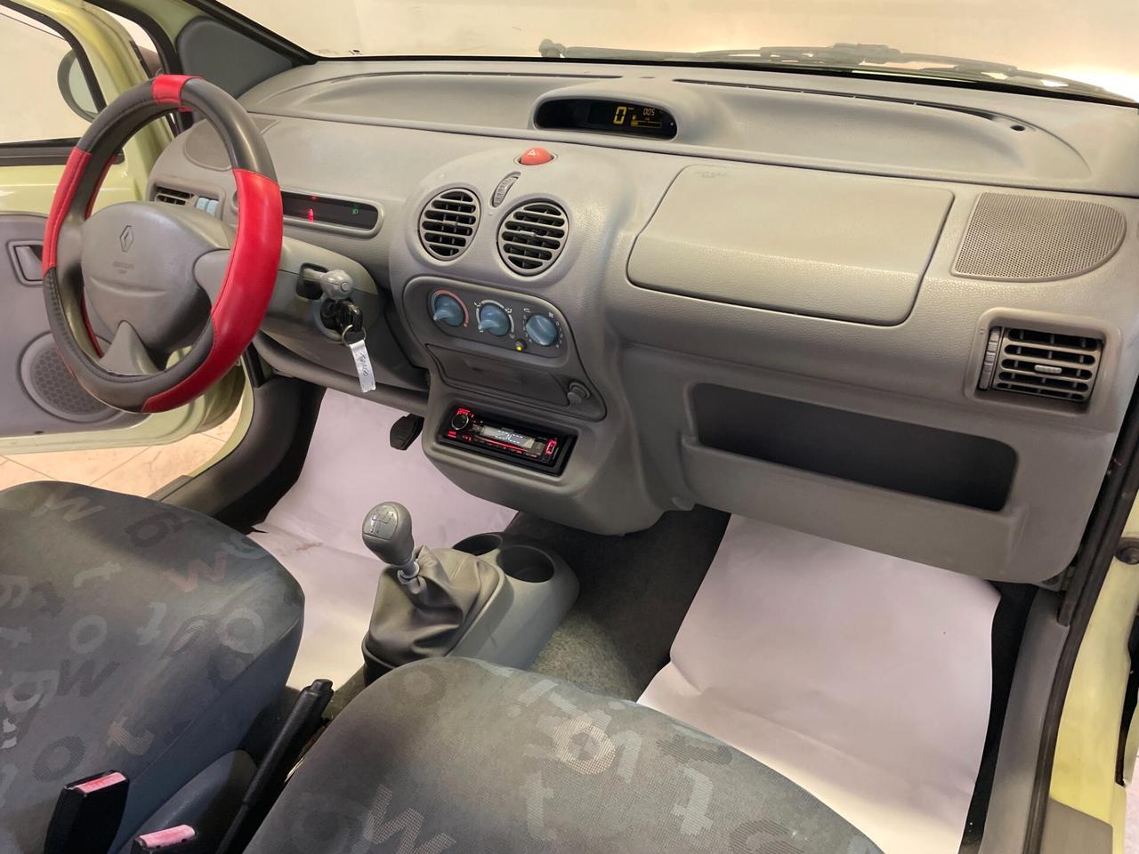 Renault Twingo 1.1 132.000KM! CLIMA,SERVOSTERZO TAGLIANDATA NEOPATENTATI