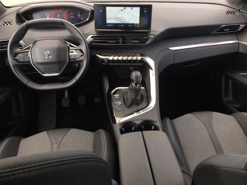 Peugeot 3008 PureTech Turbo 130 Allure Pack NAVI+KEYLESS 17 MILA KM