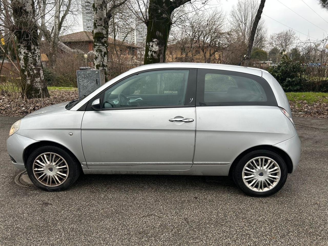 Lancia Ypsilon 1.2 cc GPL 2031 unica proprietaria pari al nuovo perfetta