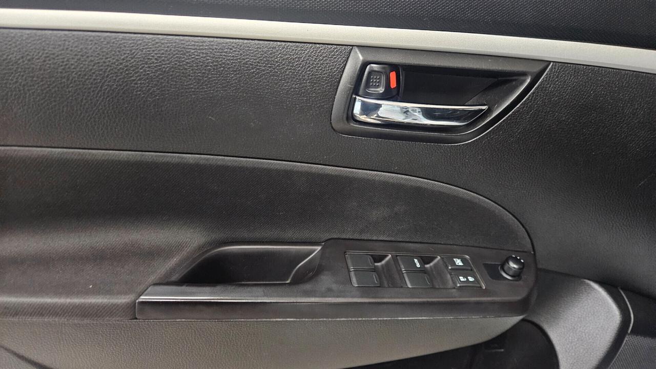 Suzuki Swift 1.3 DDiS 5 porte B-Cool Bi-Color