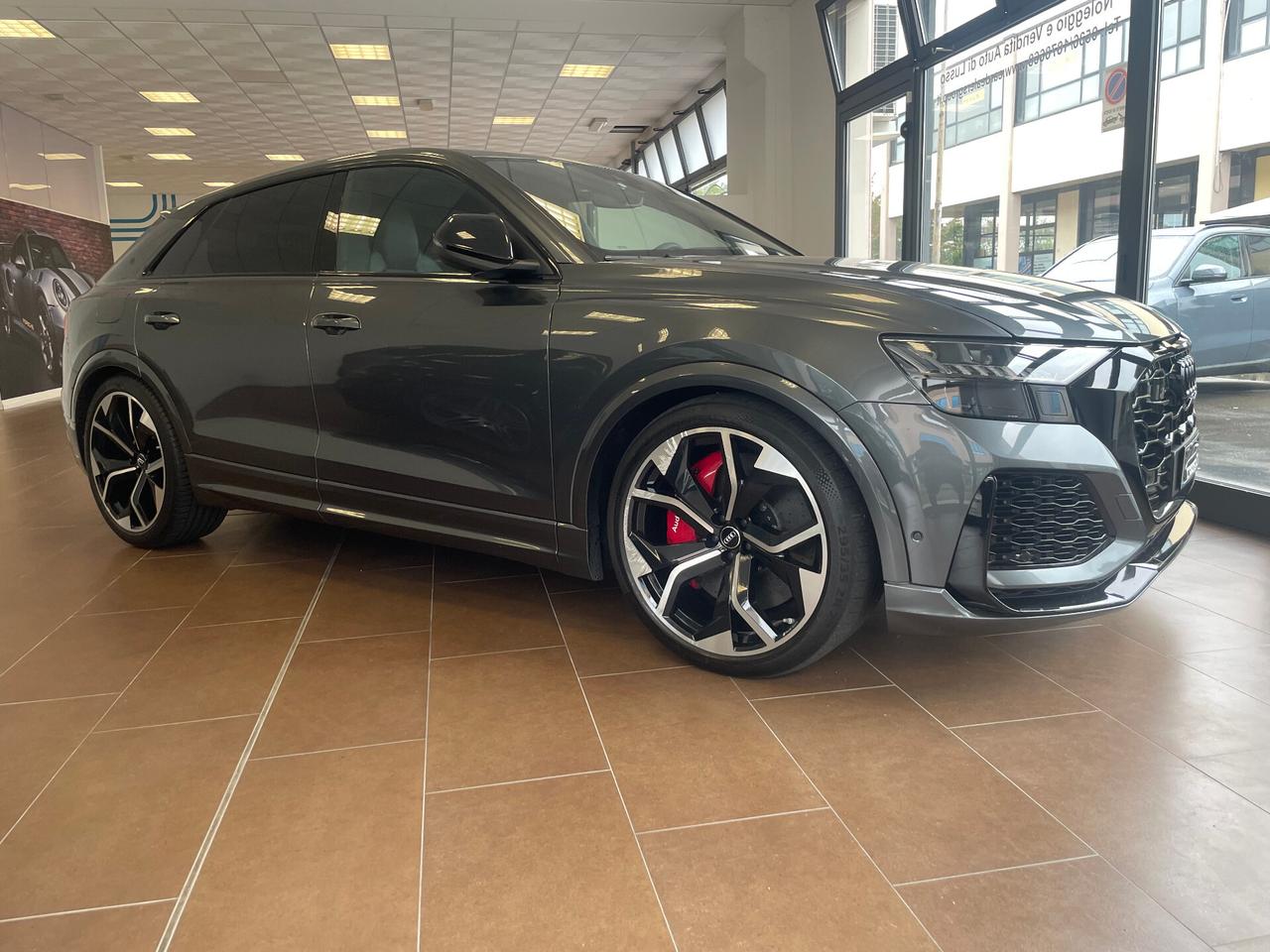 Audi Q8 RS TFSI V8 quattro tiptronic