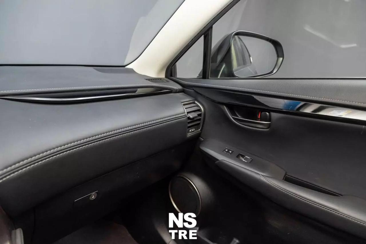 Lexus NX 300h 2.5 Hybrid Business CVT