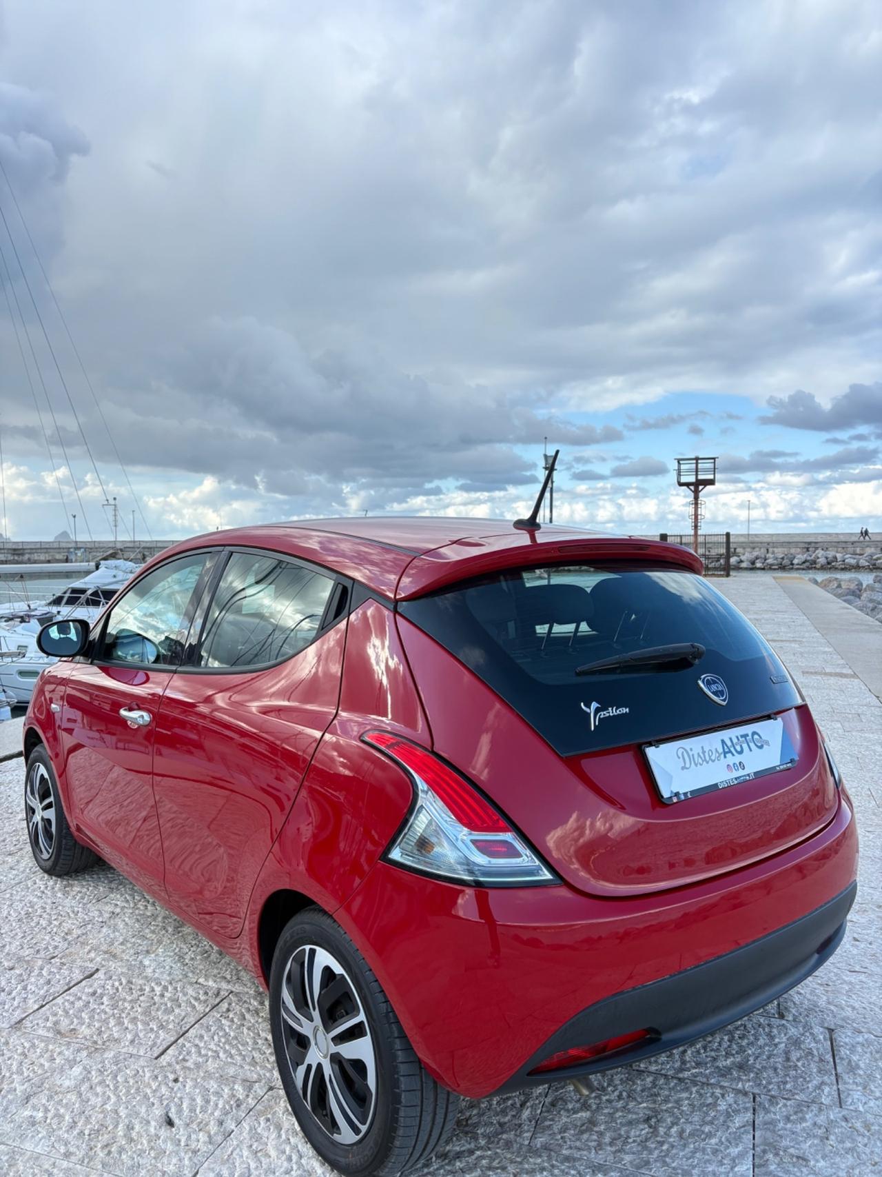 Lancia Ypsilon 1.0 FireFly 5 porte Hybrid