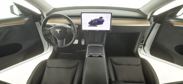 TESLA Model Y Performance Dual Motor AWD -con Autopilot avanzato