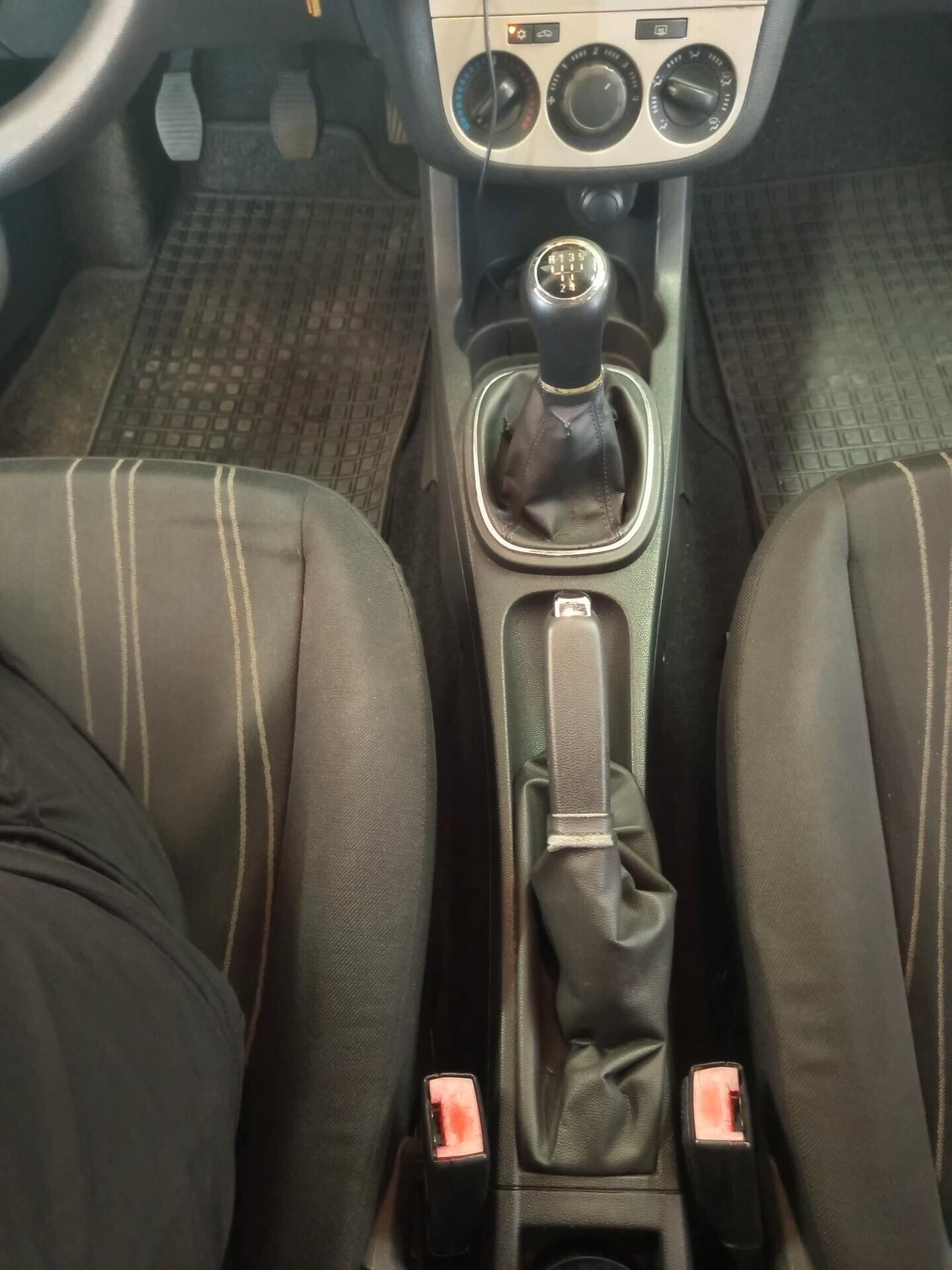 Opel Corsa 1.0 12V 3 porte Enjoy, ok neopatentati