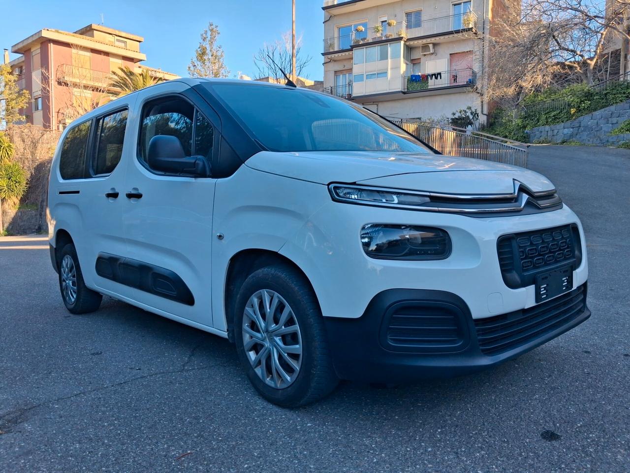 Citroen Berlingo Pianale ribassato con rampa disabili in carrozzina