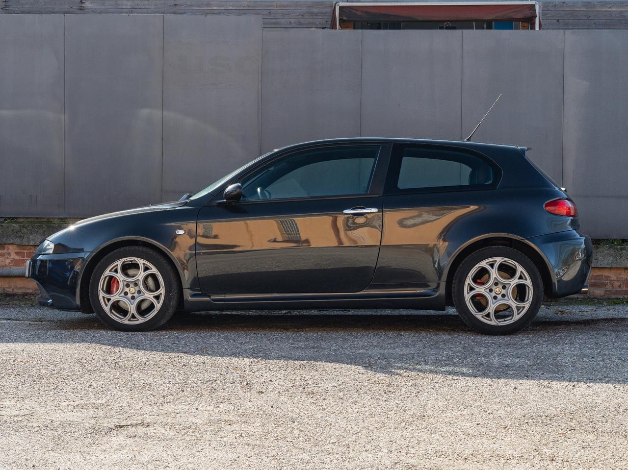 Alfa Romeo 147 3.2i V6 24V cat 3 porte GTA