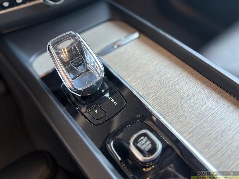 Volvo XC60 B4 (d) automatico Plus Bright
