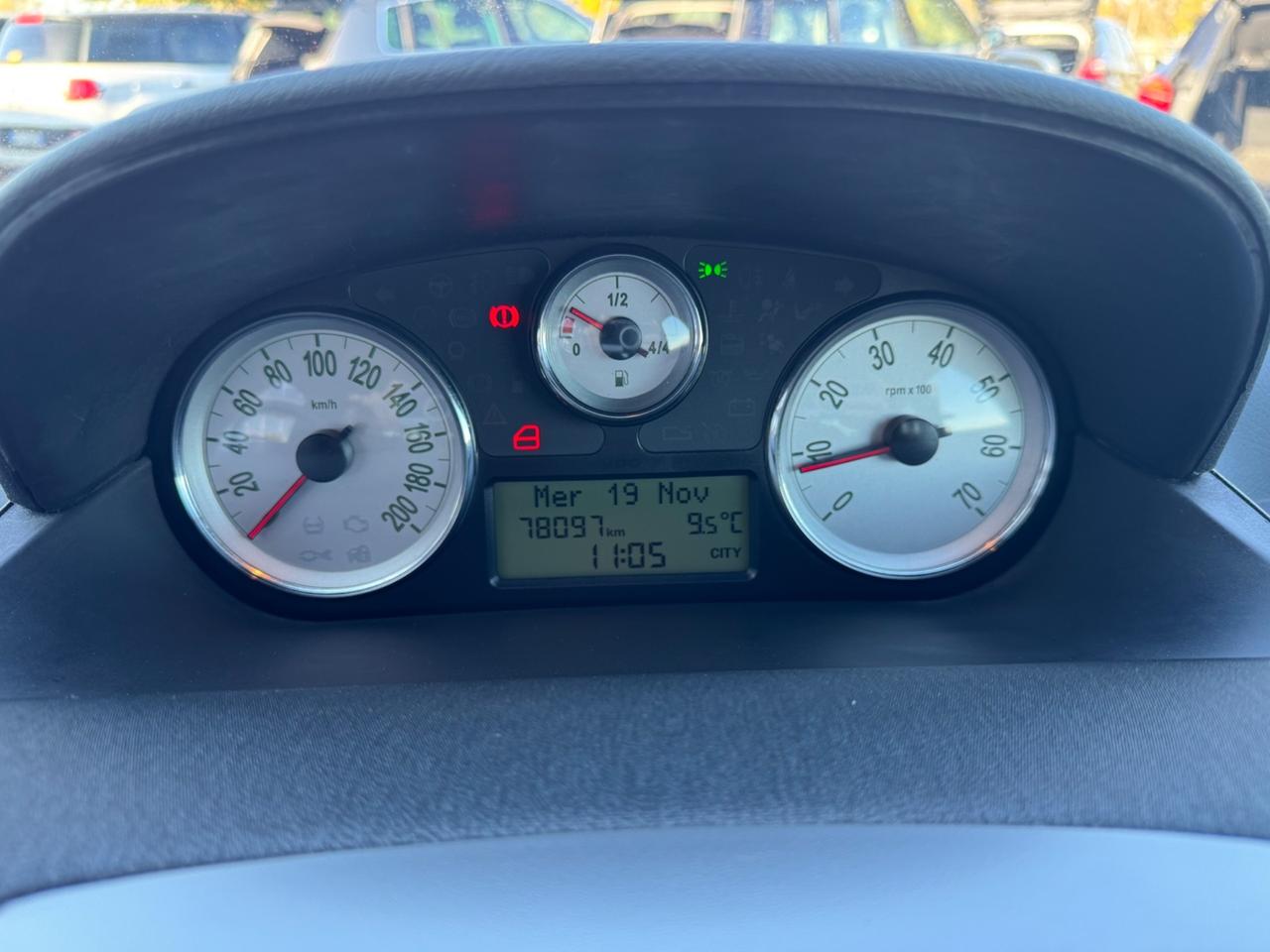 Lancia Ypsilon 1.2 Platino NEOPATENTATI