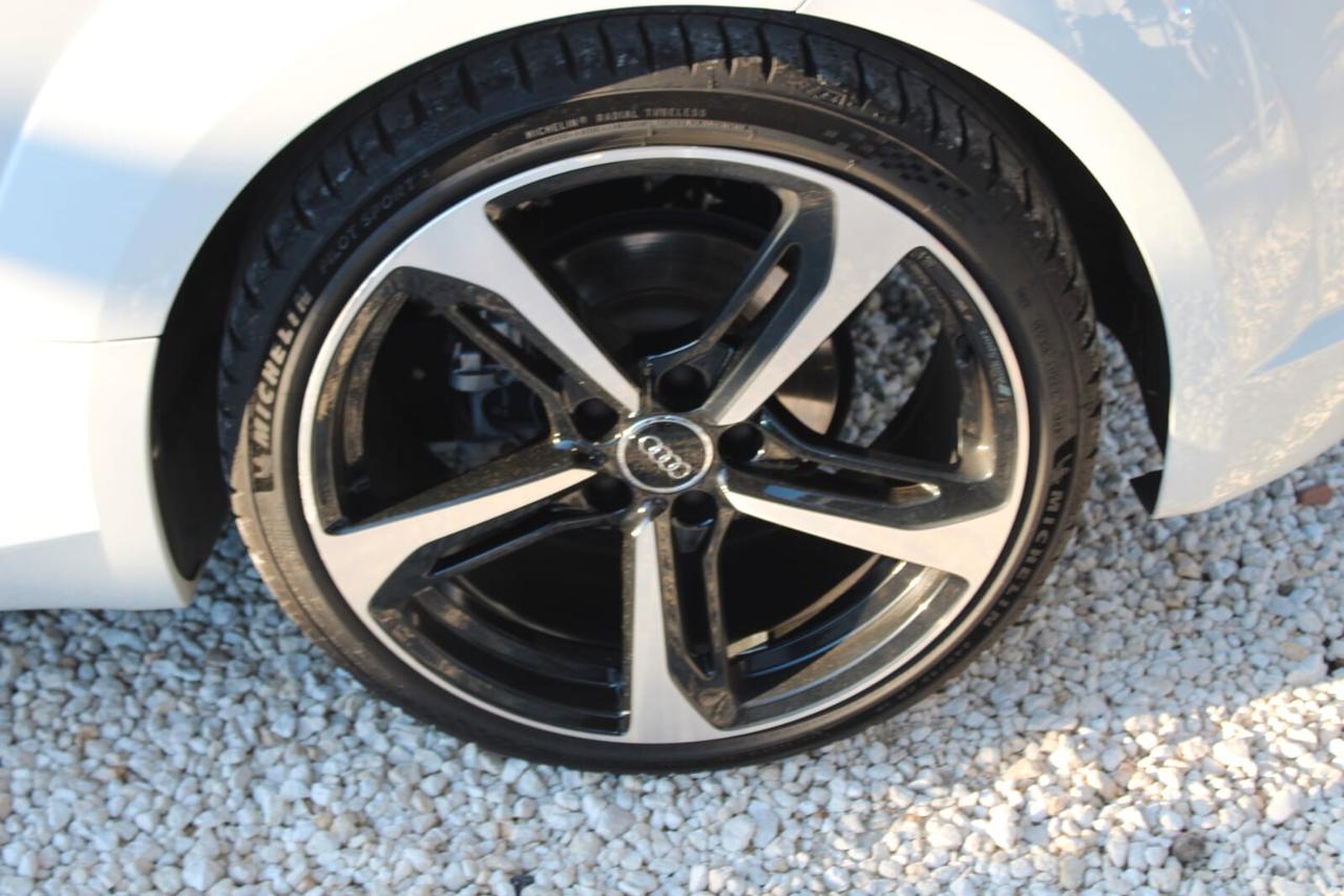 Audi TT Coupé 1.8 TFSI S tronic line