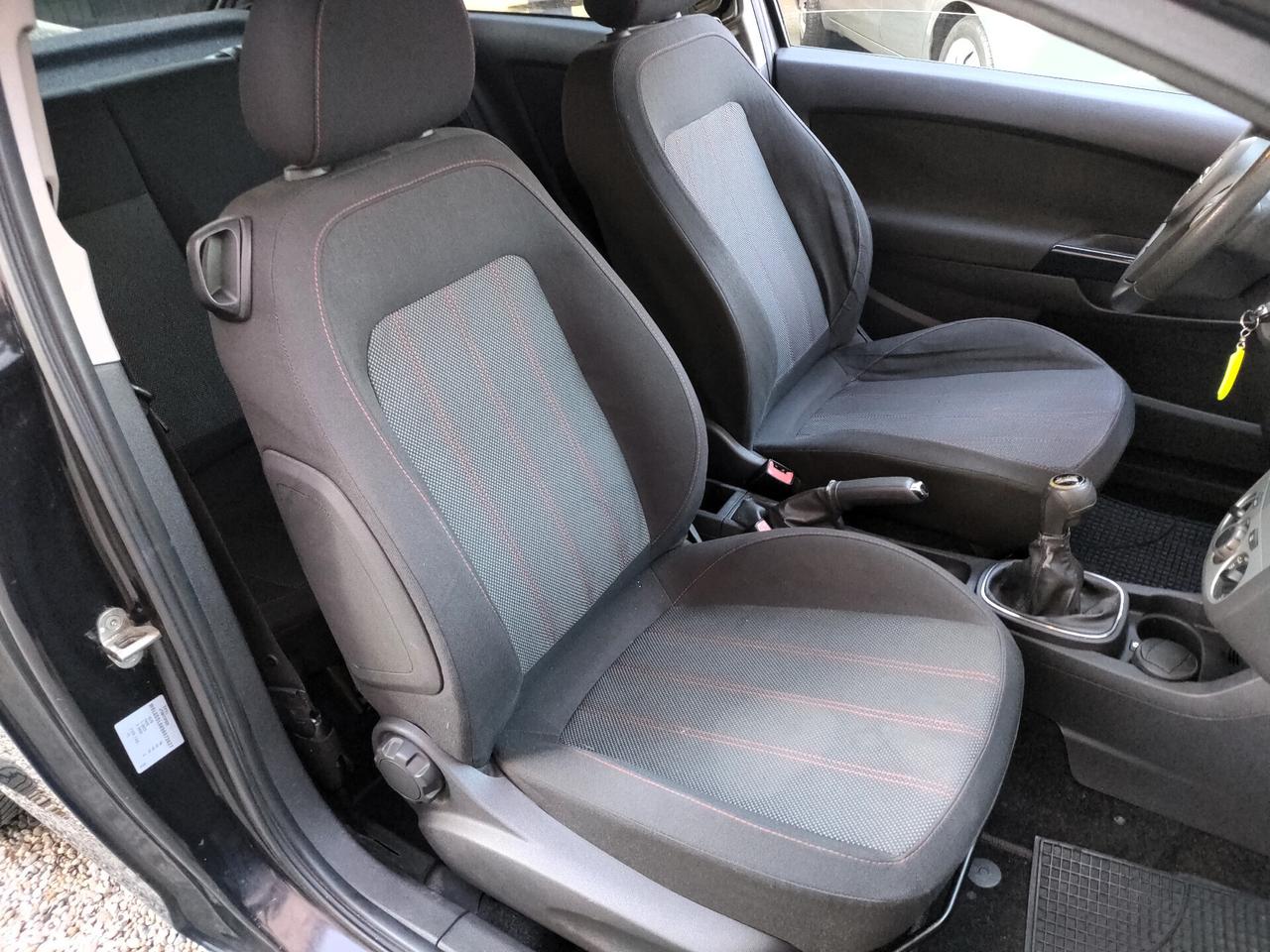 Opel Corsa 1.2 3 porte Sport